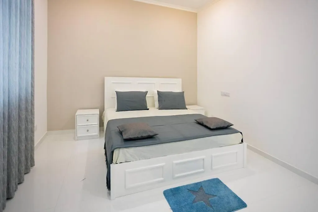 Clintonvilla 4-Bedroom With Pool Near To Airport Negombo