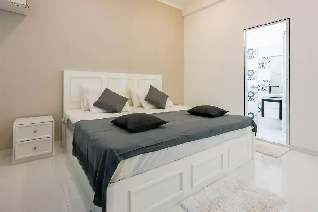 Villa Clintonvilla 4-Bedroom With Pool Near To Airport Negombo