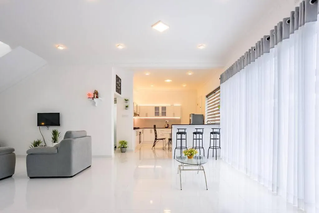 Clintonvilla 4-Bedroom With Pool Near To Airport Negombo Villa