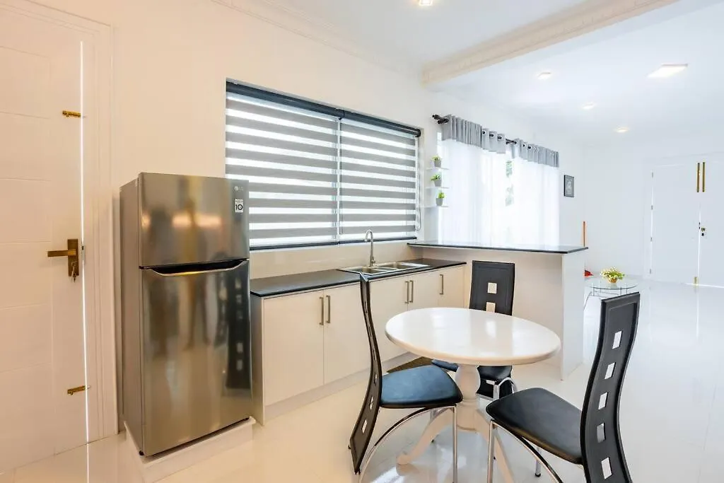 Clintonvilla 4-Bedroom With Pool Near To Airport Negombo