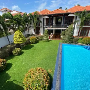 Christima Negombo
