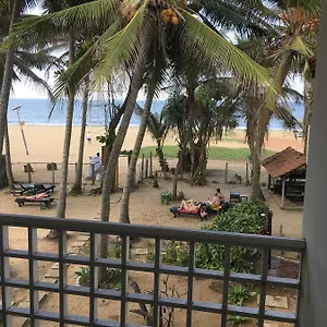 Dephani Negombo